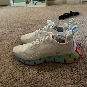 Reebok woman’s tennis shoes